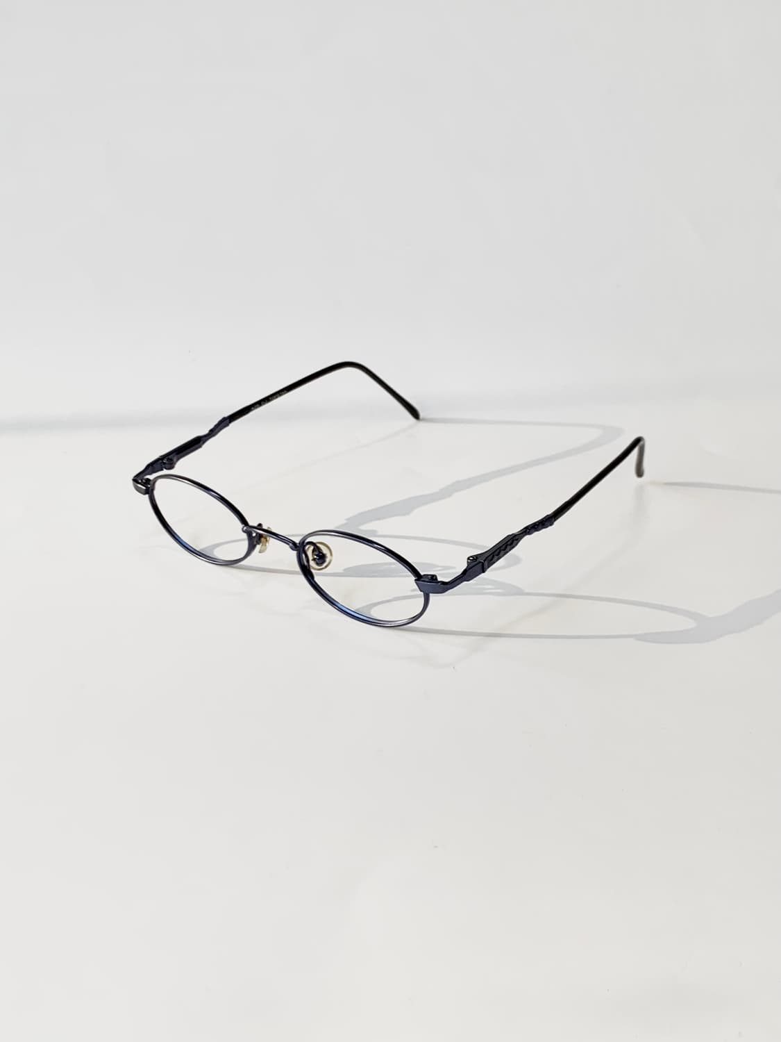 [픽키-655] (small) 블랙 메탈 오벌 프레임 안경 얇은 경량 상품이미지2