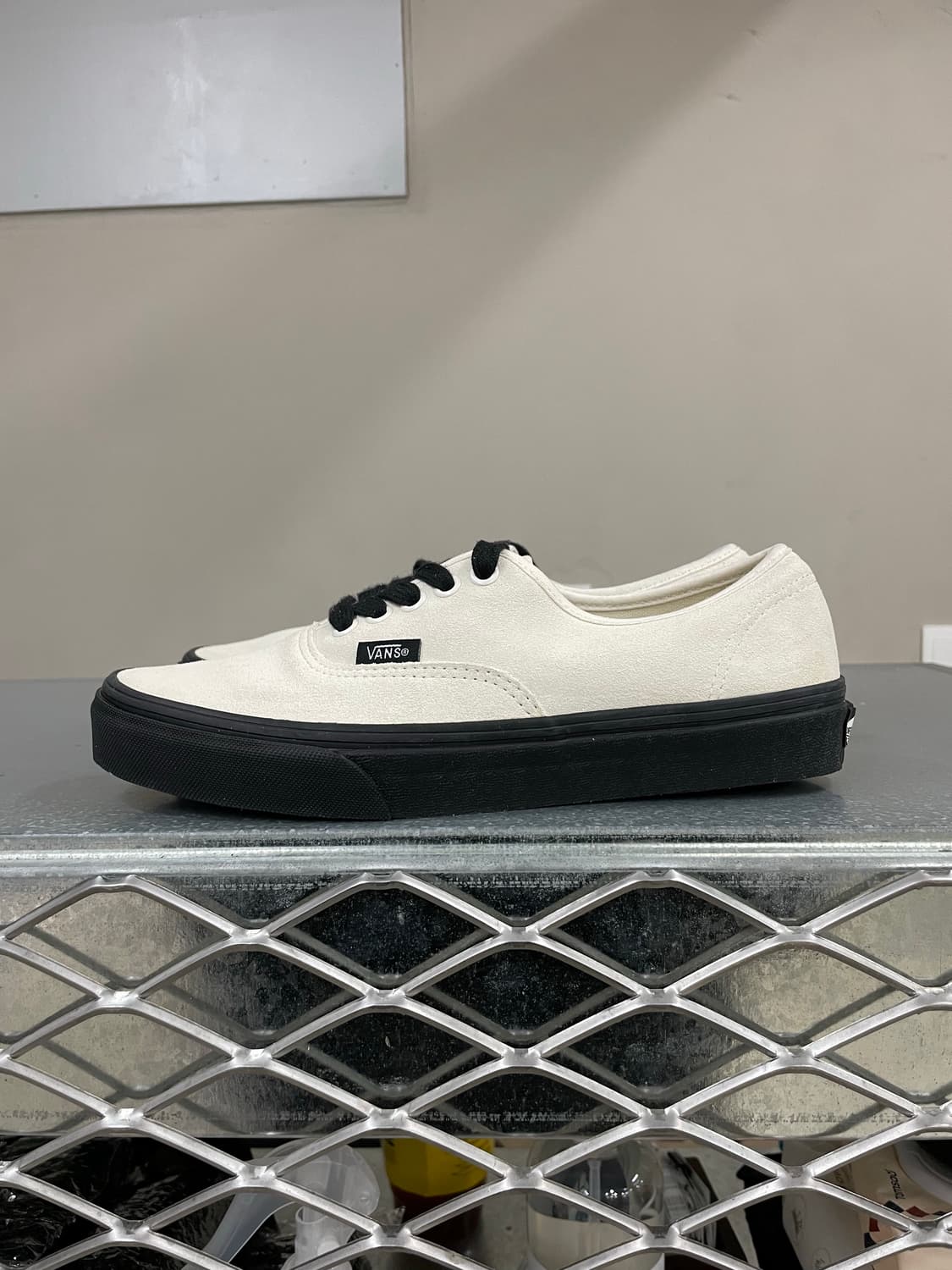 반스 어센틱 스웨이드 마쉬멜로우 블랙 250 상품이미지1