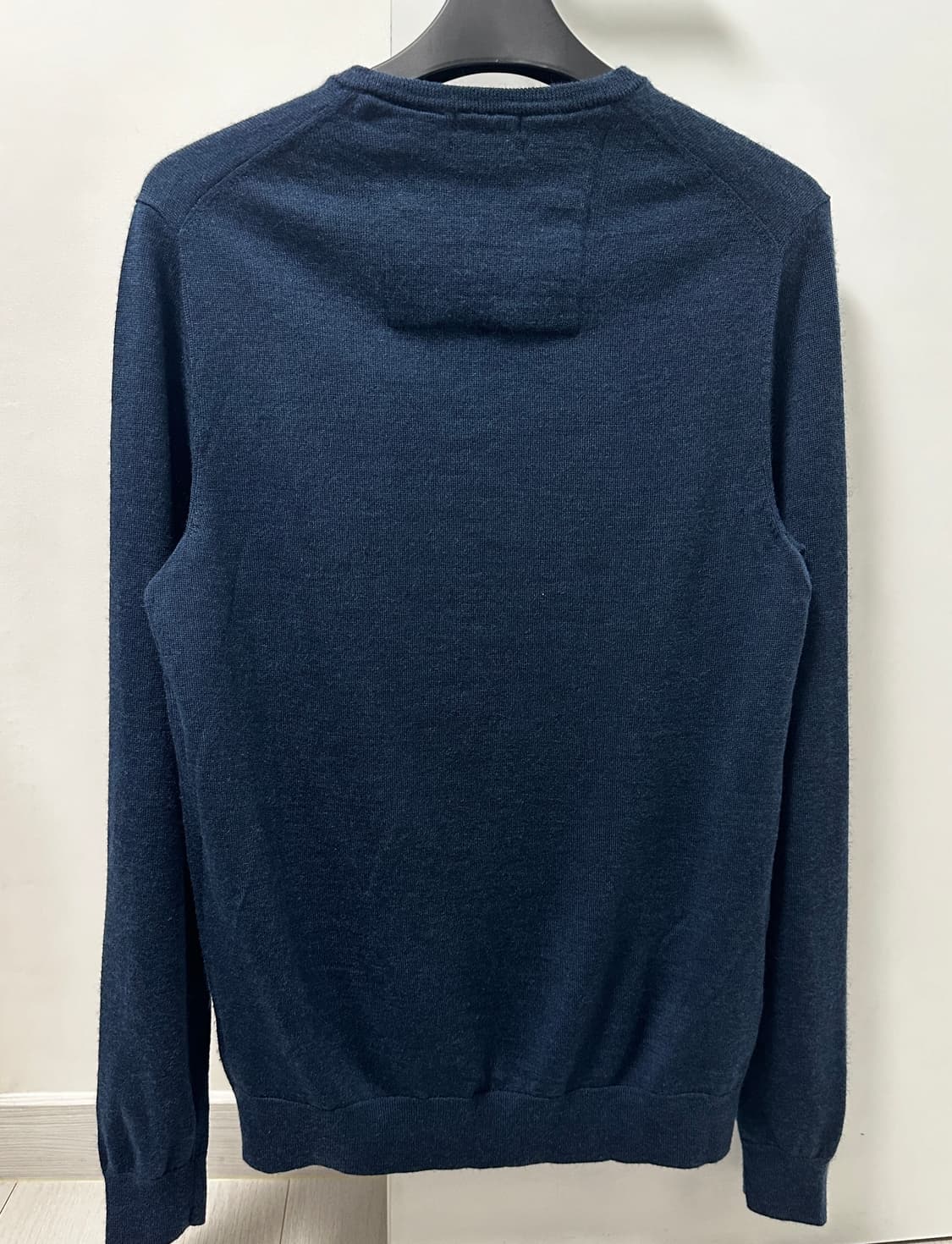 캘빈클라인 남성 브이넥 니트 메리노울 M사이즈 상품이미지2