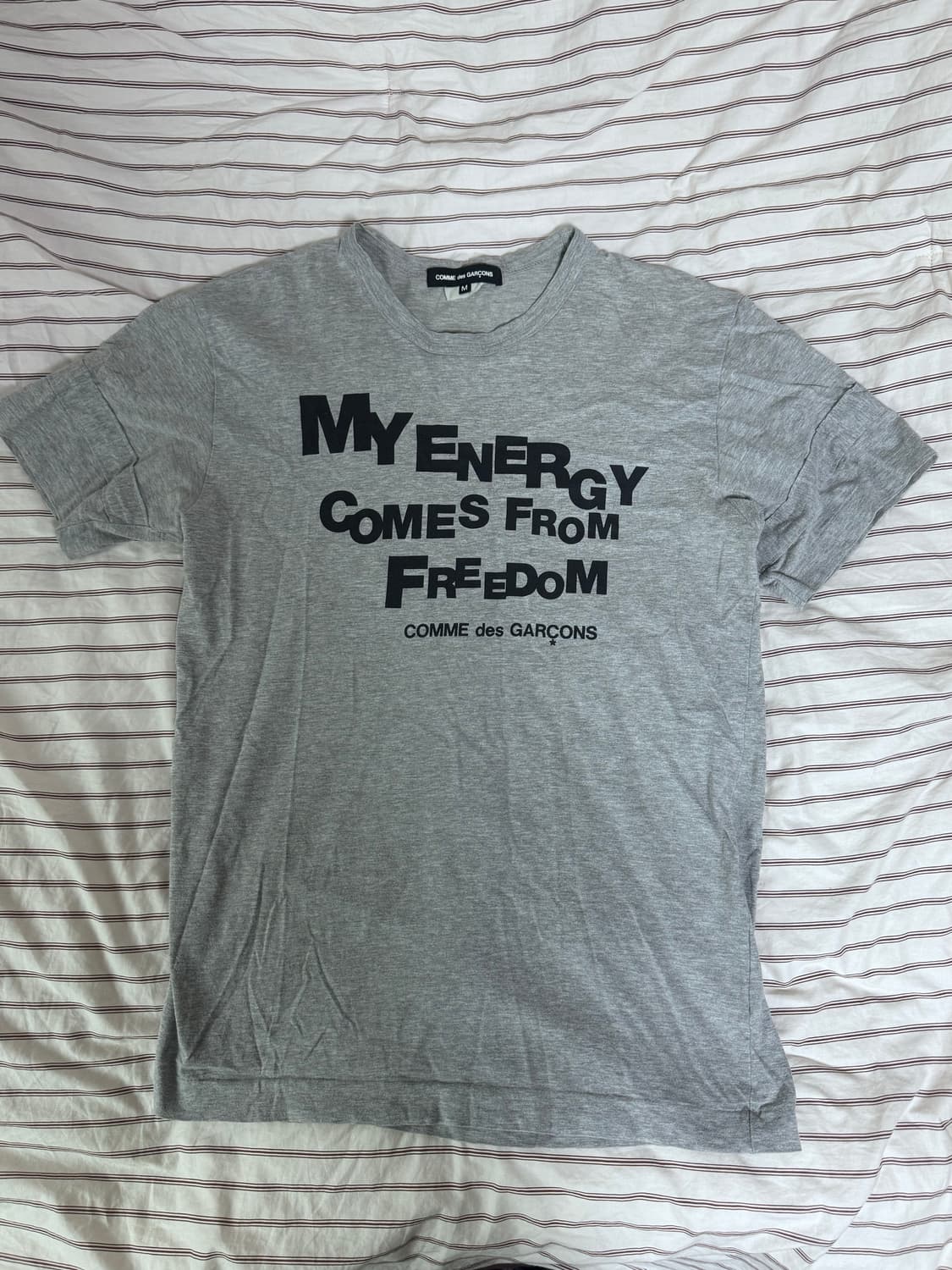 꼼데가르송 2009 자유로부터 오는 에너지 반팔 티셔츠 상품이미지1