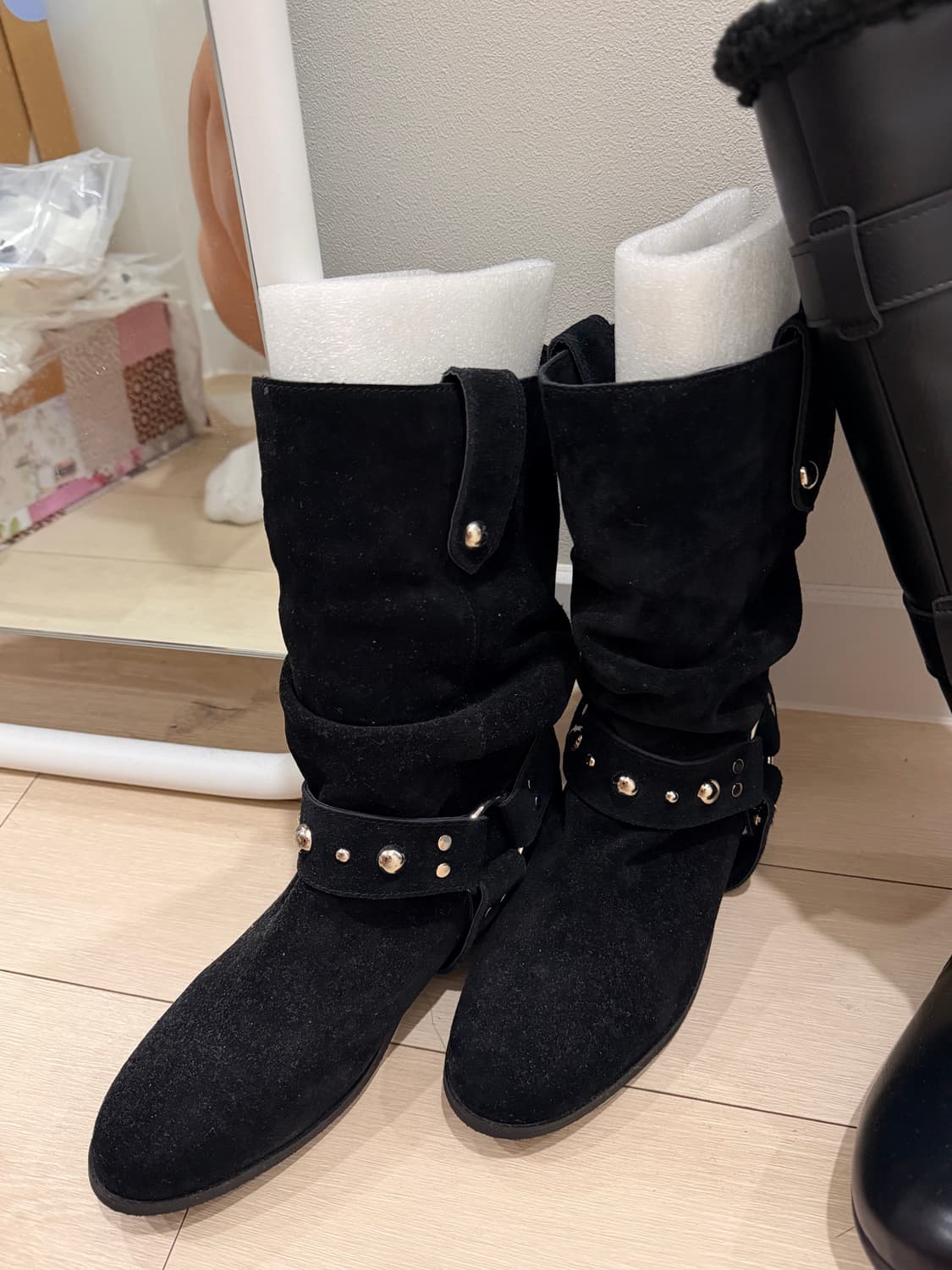 기호x기준 시에나 스터드 미드 부츠 블랙(250) 상품이미지3