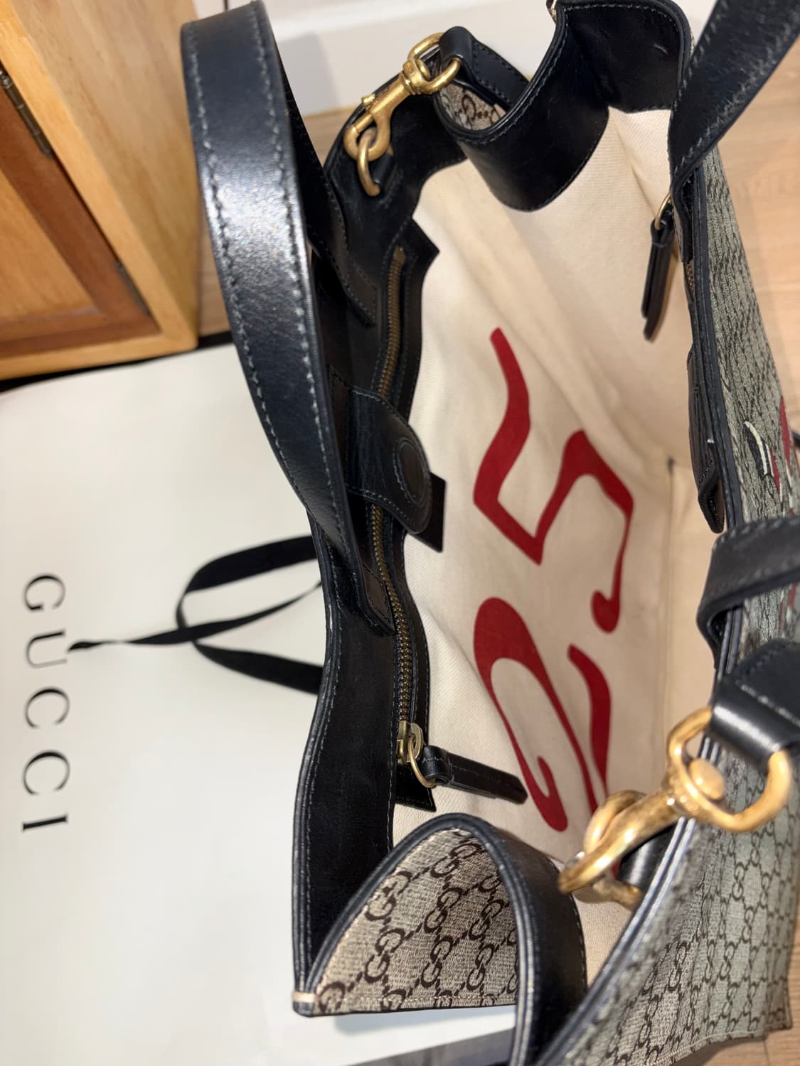 Gucci GG Supreme Kingsnake Tote Bag 상품이미지8