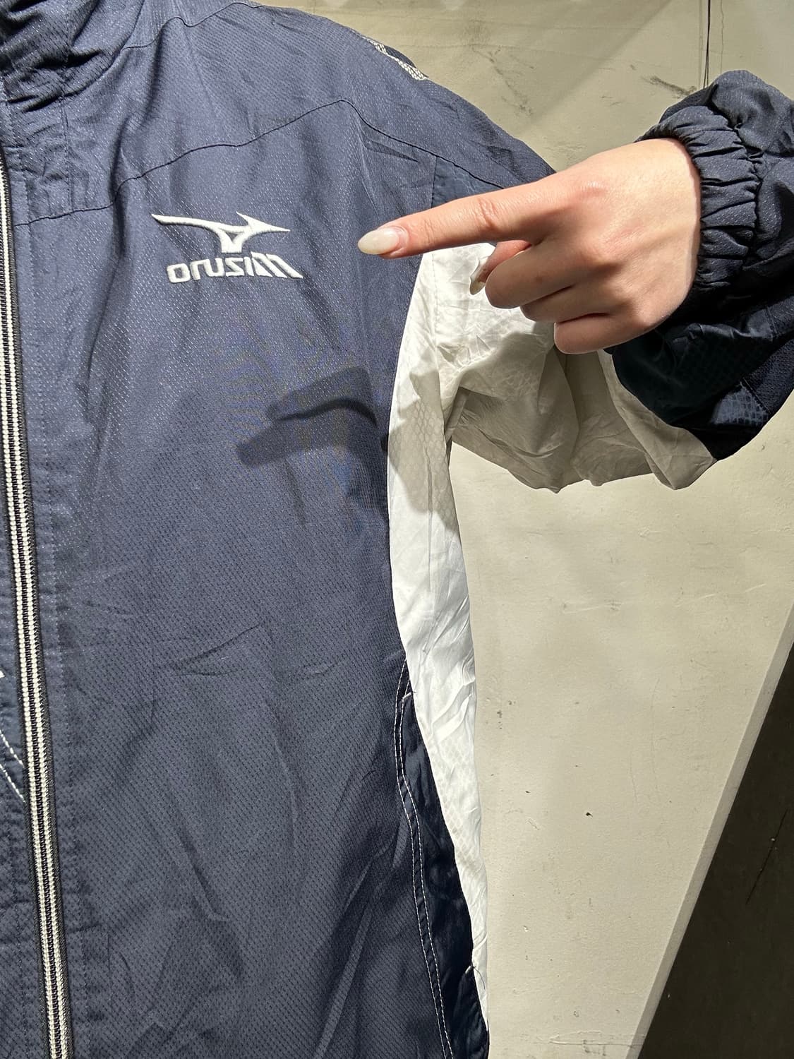 미즈노 일본판 오버핏 네이비 바람막이 자켓 S 상품이미지4