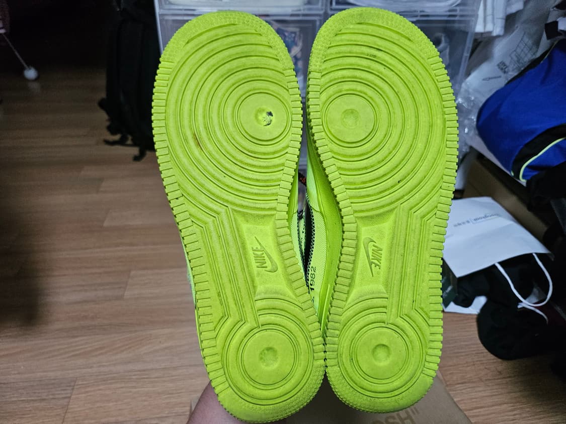 (275) 나이키 x 오프화이트 에어포스 1 로우 V2 볼트 상품이미지4