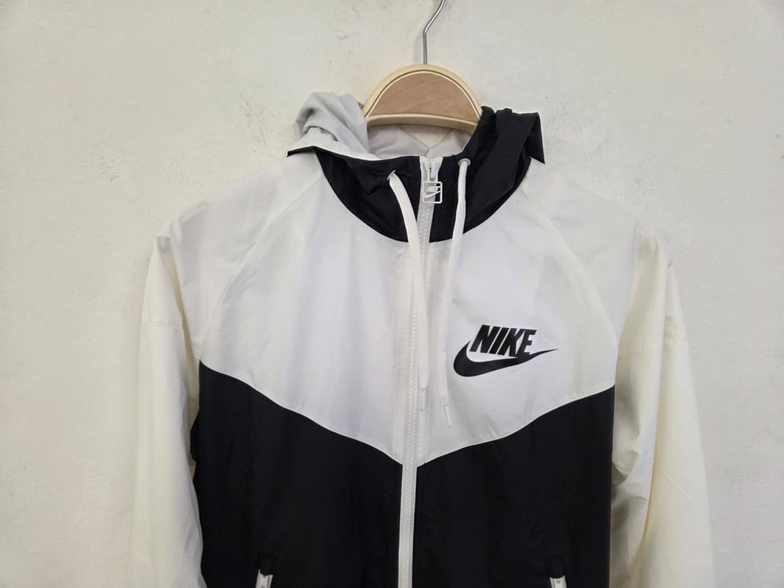 나이키 윈드러너 바람막이 M 화이트/블랙 상품이미지2