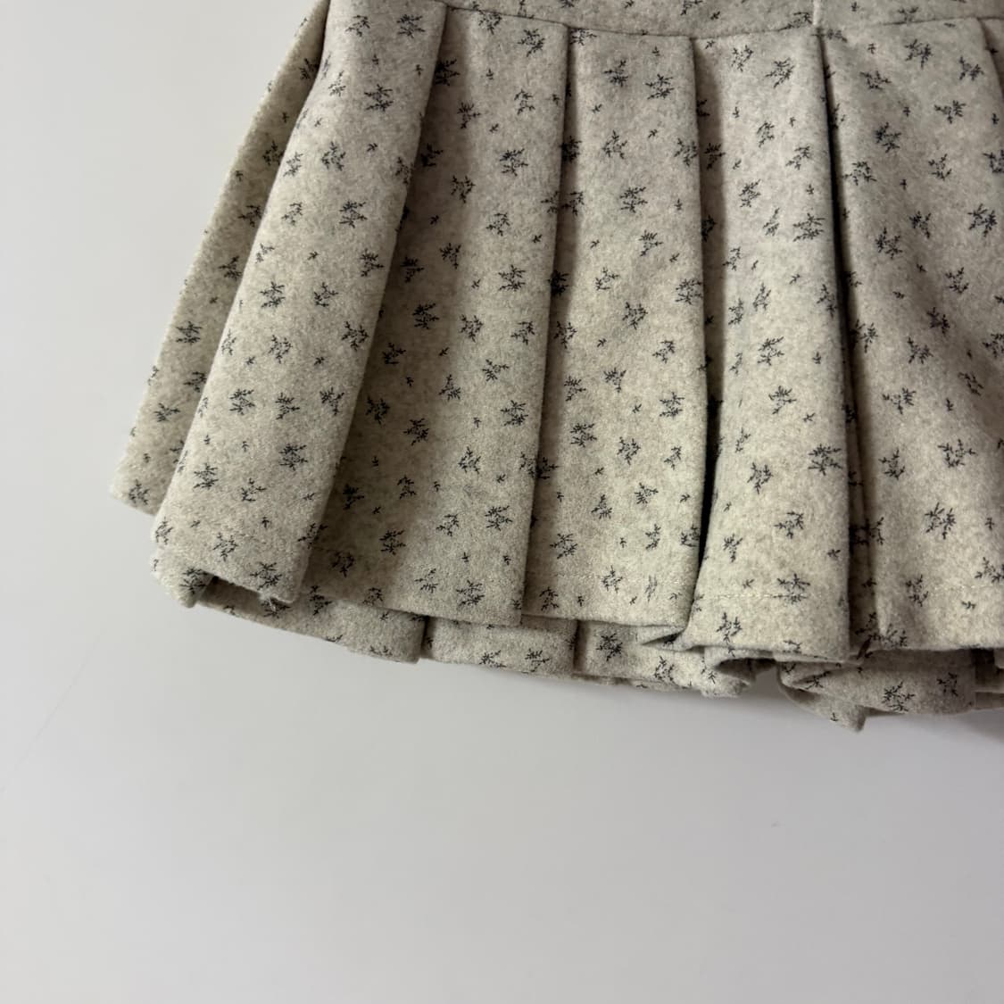 새상품 여자 모직 플라워 플리츠 스커트 S M 상품이미지2