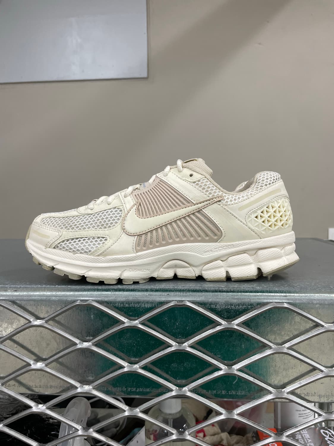 나이키 줌 보메로 5 페일 아이보리 245 상품이미지1