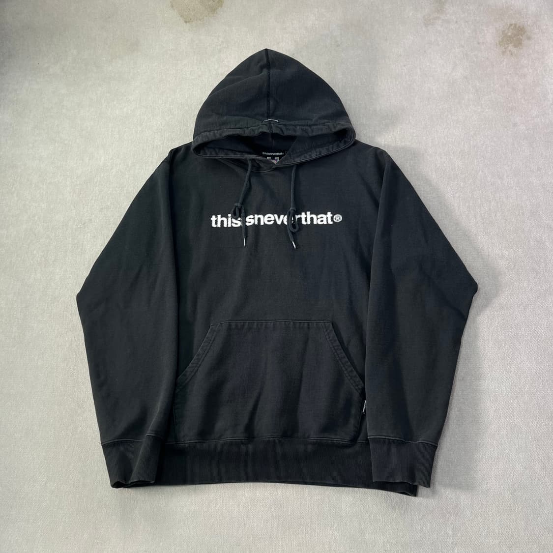 105 디스이즈네버댓 빅로고 후드티 상품이미지1