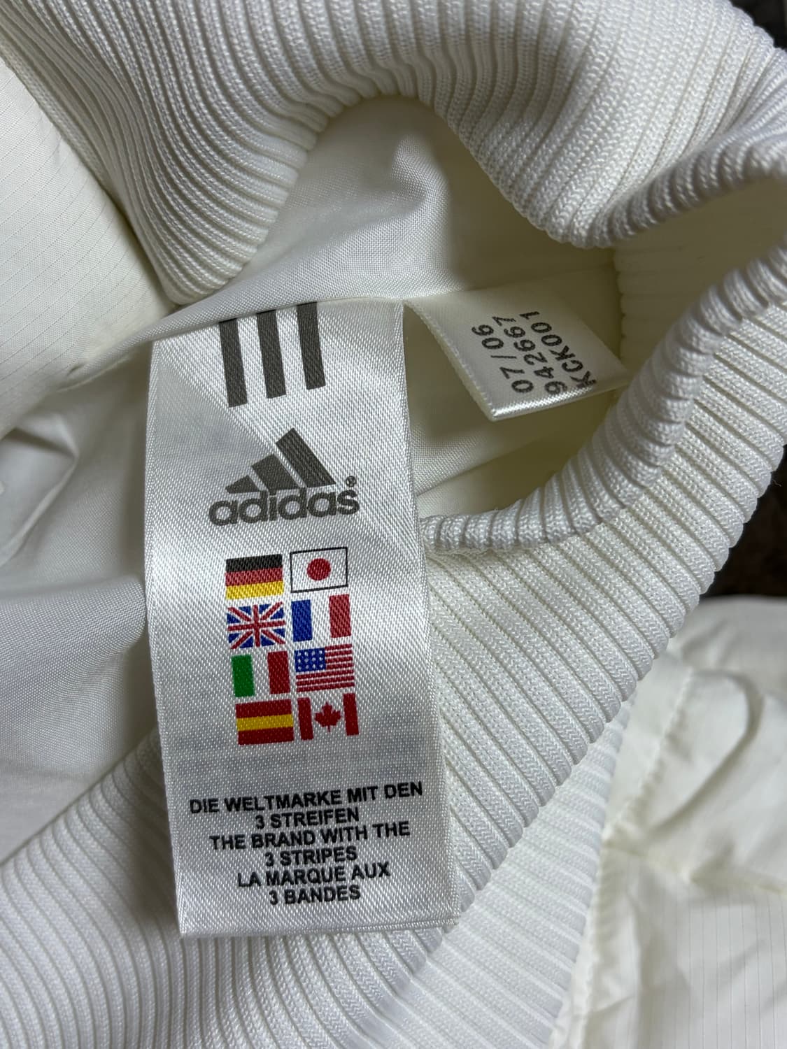 아디다스 화이트 크롭 경량 솜 패딩 상품이미지4