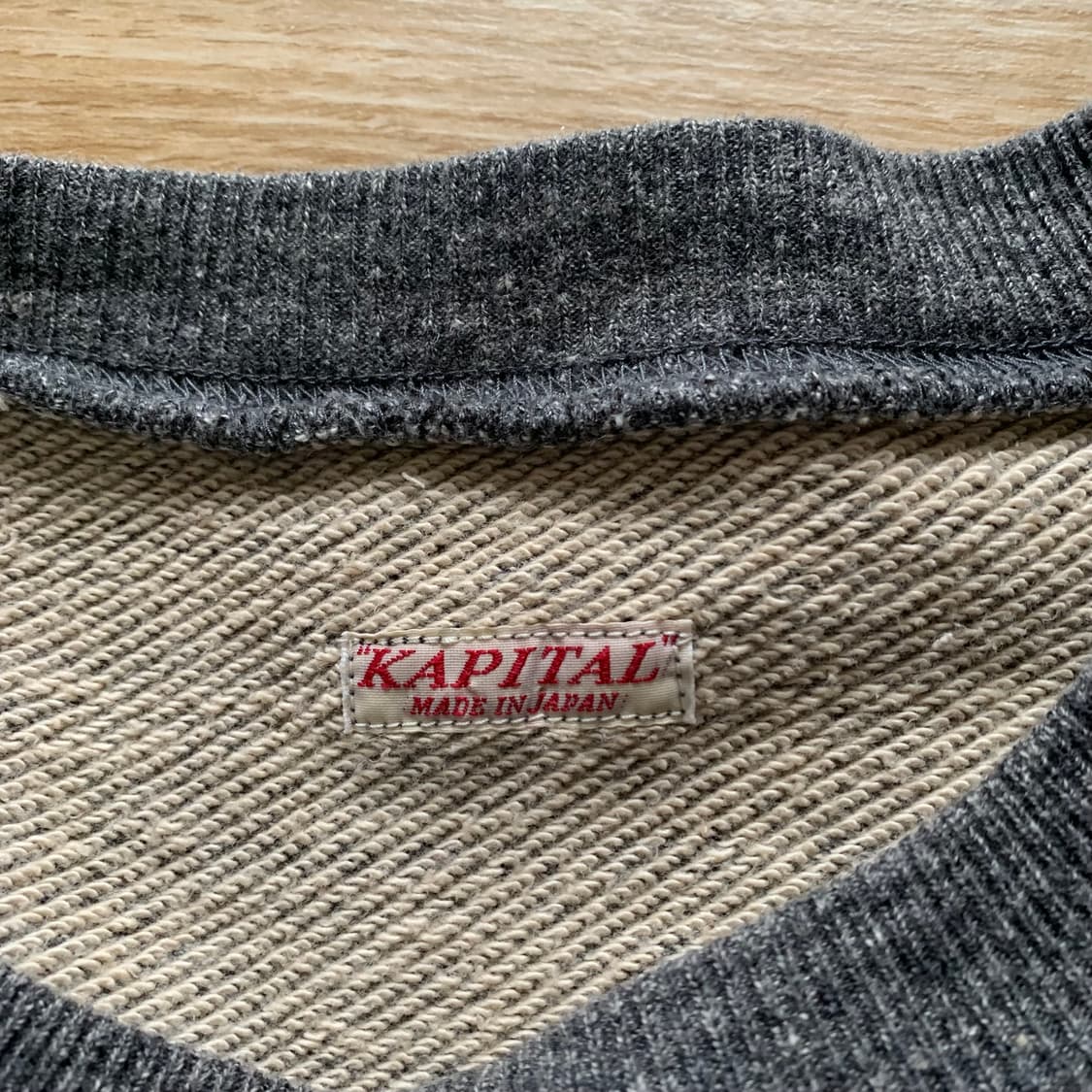 [3] 캐피탈 본 맨투맨 판매 상품이미지4