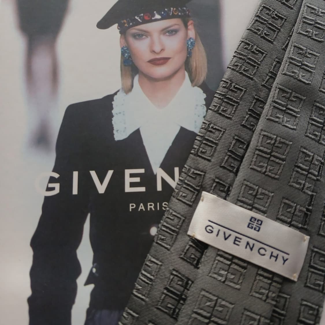 지방시 실크 그레이 로고 자카드 넥타이 9.6cm B등급 A18689
 상품이미지4