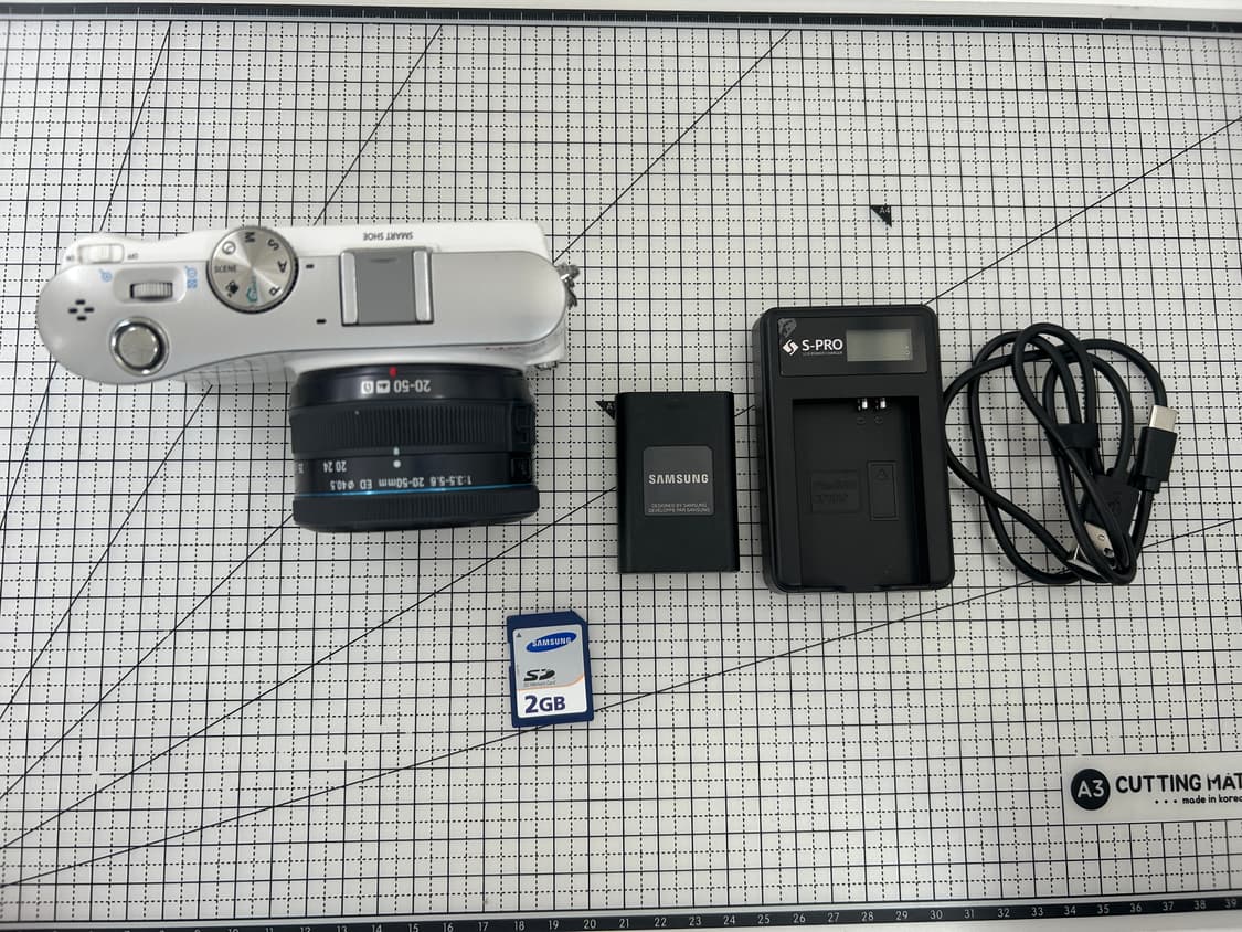 samsung NX100 카메라 화이트 상품이미지1