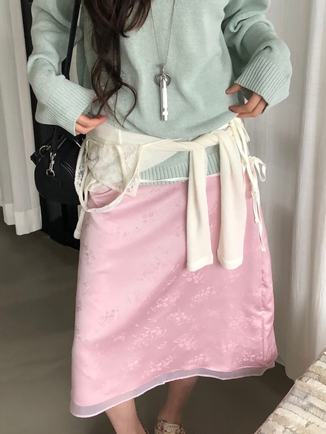 (새상품) 플로럴 새틴 스커트 FLORAL SATIN SKIRT 상품이미지1