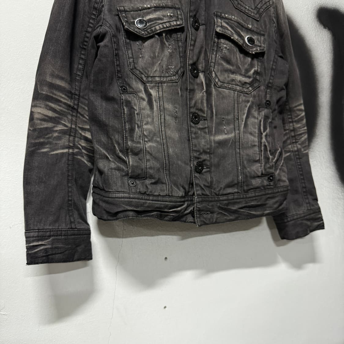 버커루 스톤 워싱 데미지 디테일 퍼 카라 데님 자켓 상품이미지4