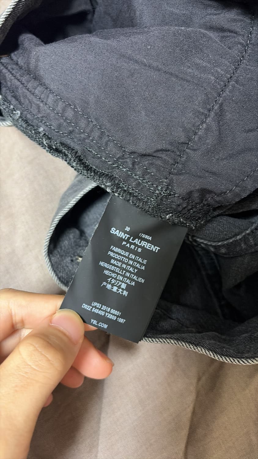 생로랑 18시즌 흑청 데님 30사이즈 상품이미지5