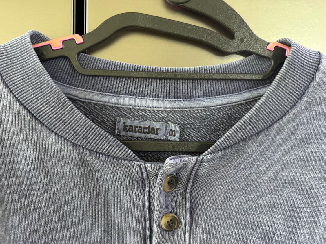 카락터 Symbolic Button Sweatshirt 네이비 상품이미지3