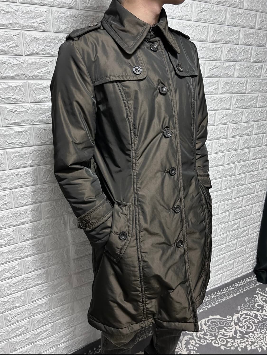 아르마니 꼴레지오니 패디드 트렌치 코트 상품이미지1