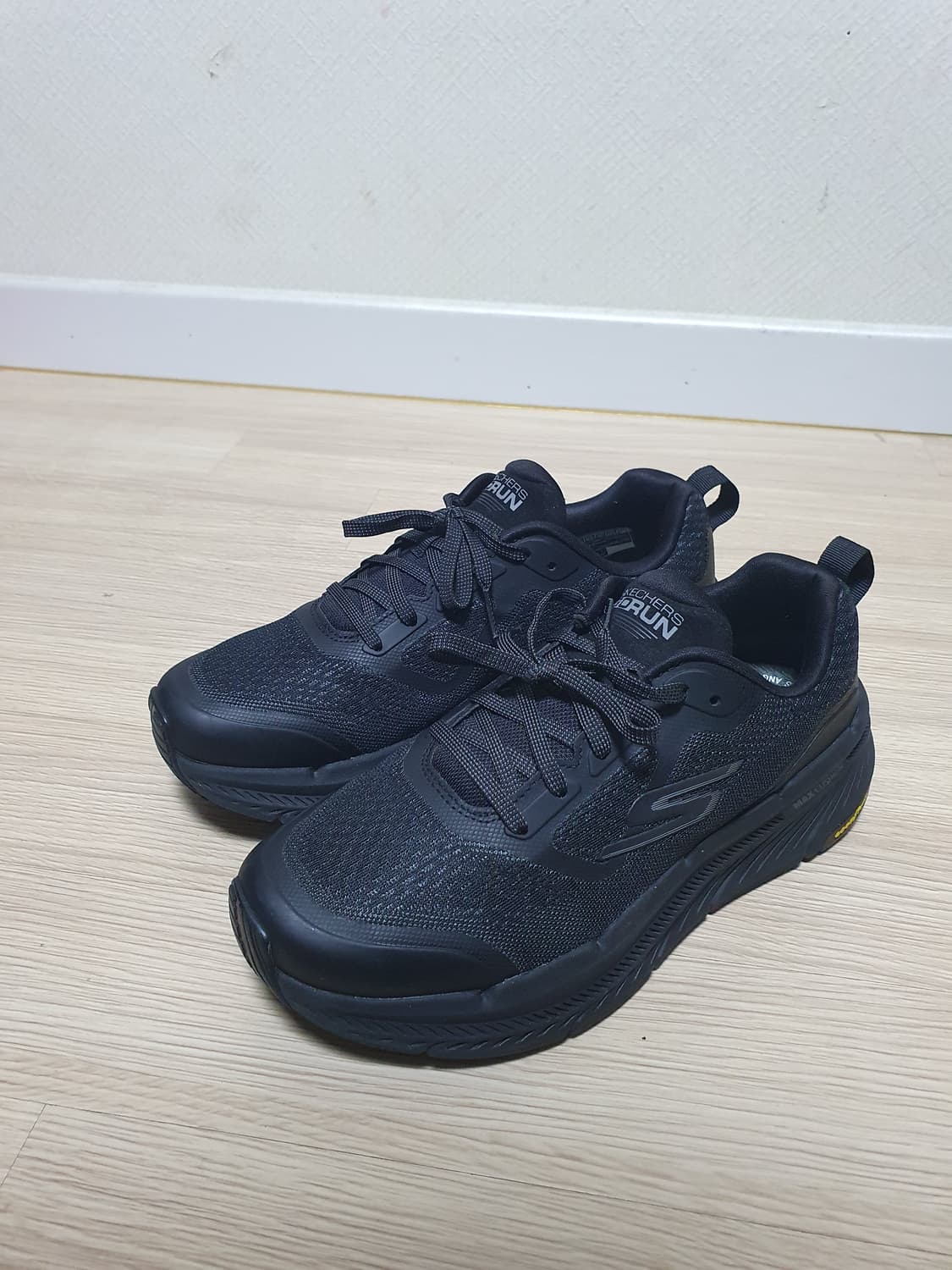 스케쳐스 맥스쿠셔닝 운동화 255 상품이미지4