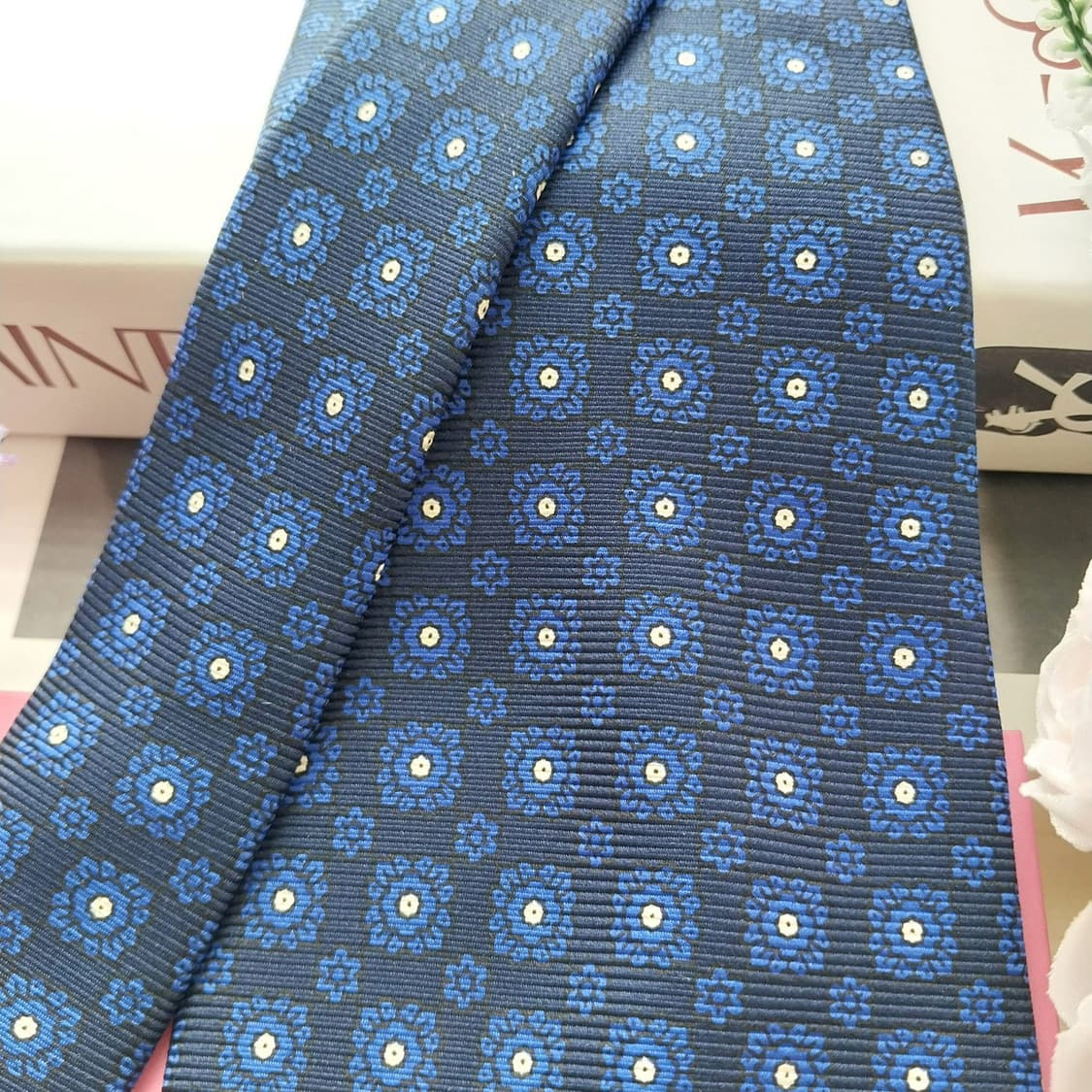 입생로랑 실크 블루 플라워 자카드 넥타이 9.9cm A+등급 K1323
 상품이미지3