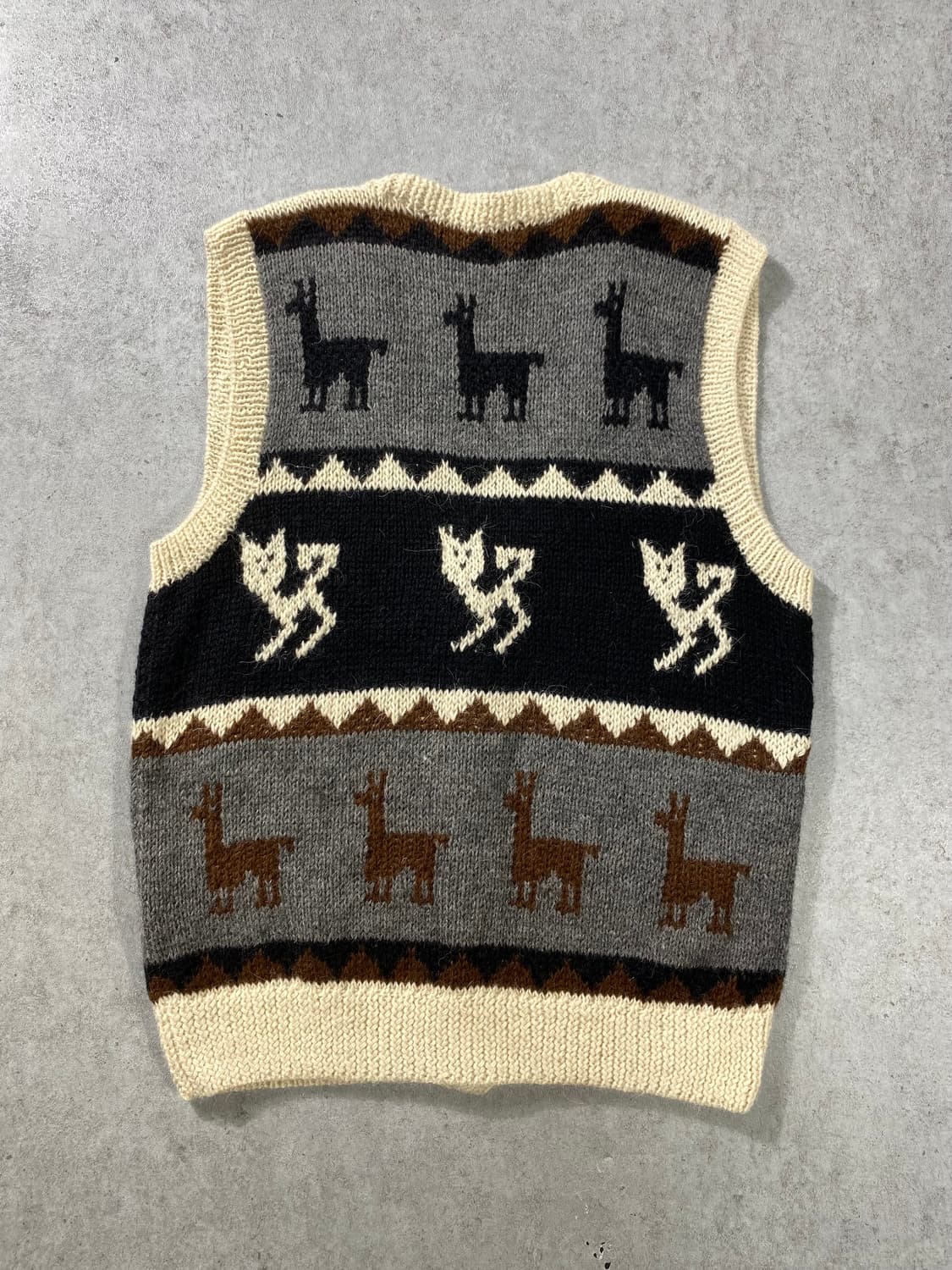 [M-L] OKUCHIR 페루 메이드 알파카울 코위찬 니트 베스트 상품이미지4