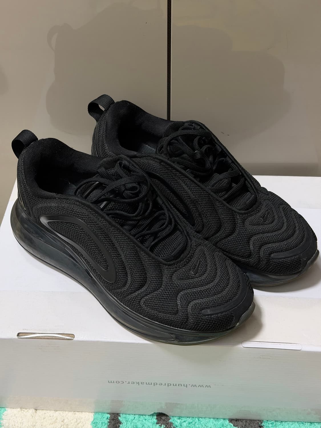 나이키 720 트리플블랙 230mm 상품이미지2