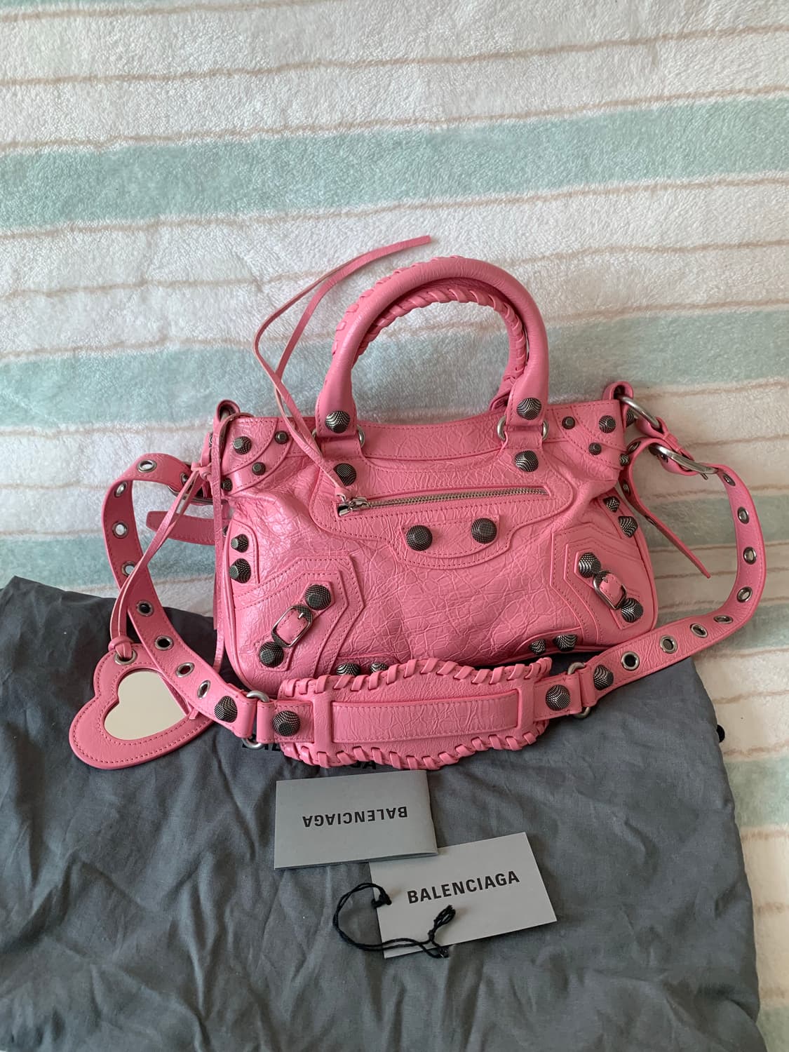 발렌시아가 모터백 네오카골 미디움  상품이미지5