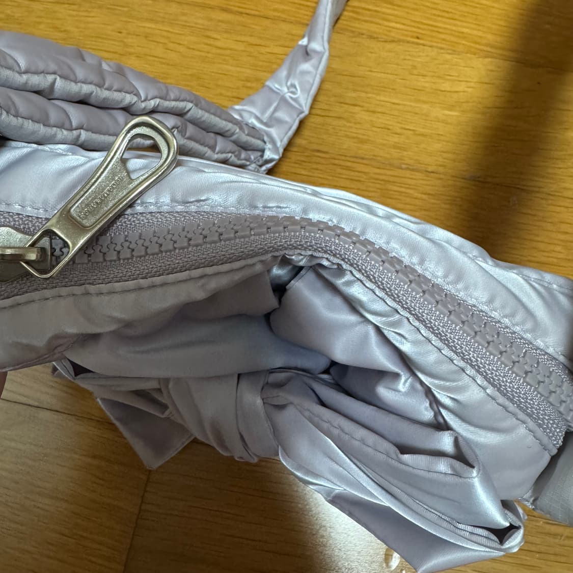 이우가마카라스 리본 패딩백 상품이미지7