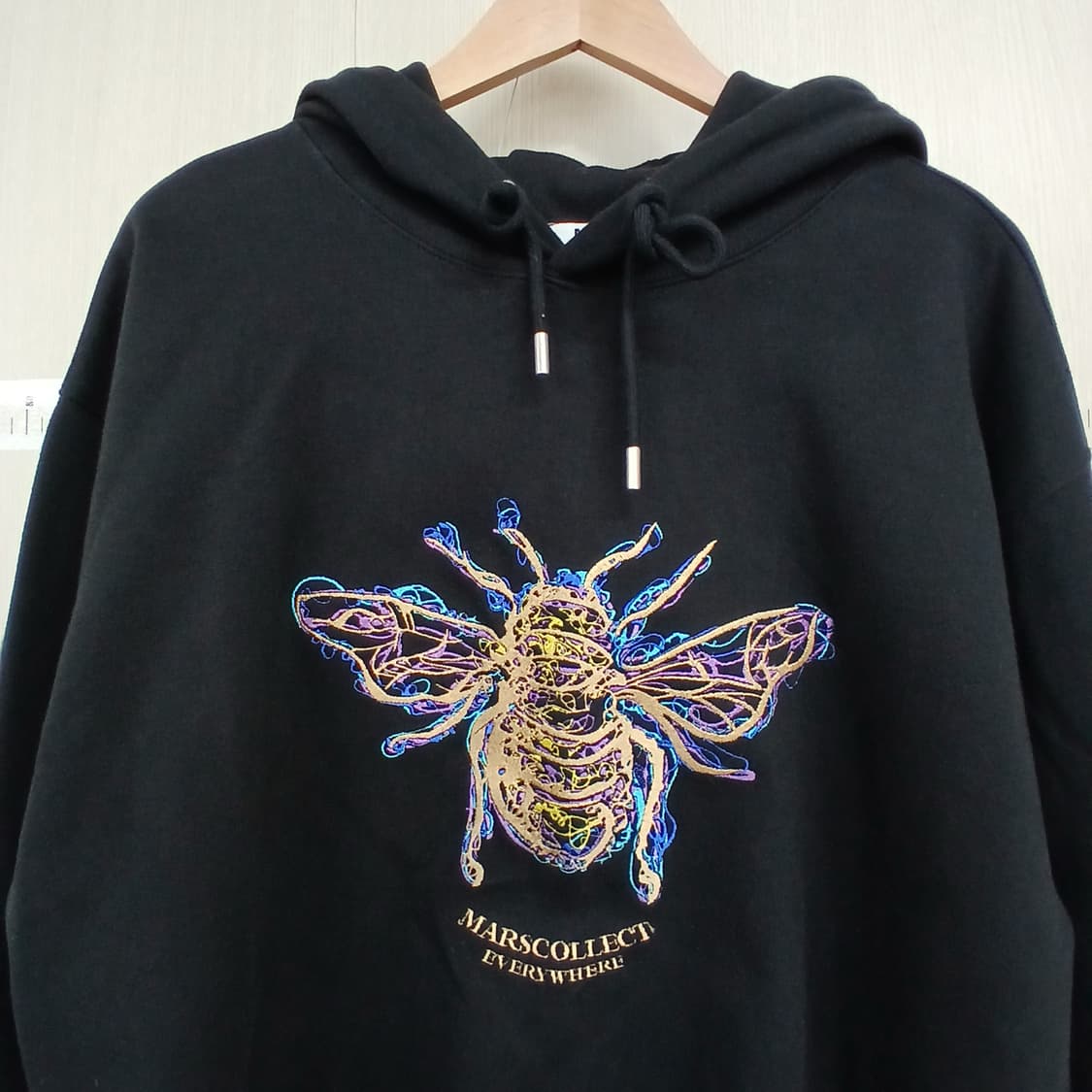 MARS COLLECT 꿀벌 자수 후드티 블랙 상품이미지2