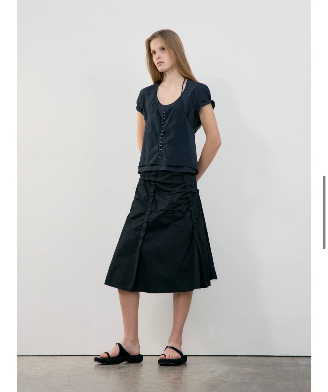 로우 컷 셔링 스커트 상품이미지2