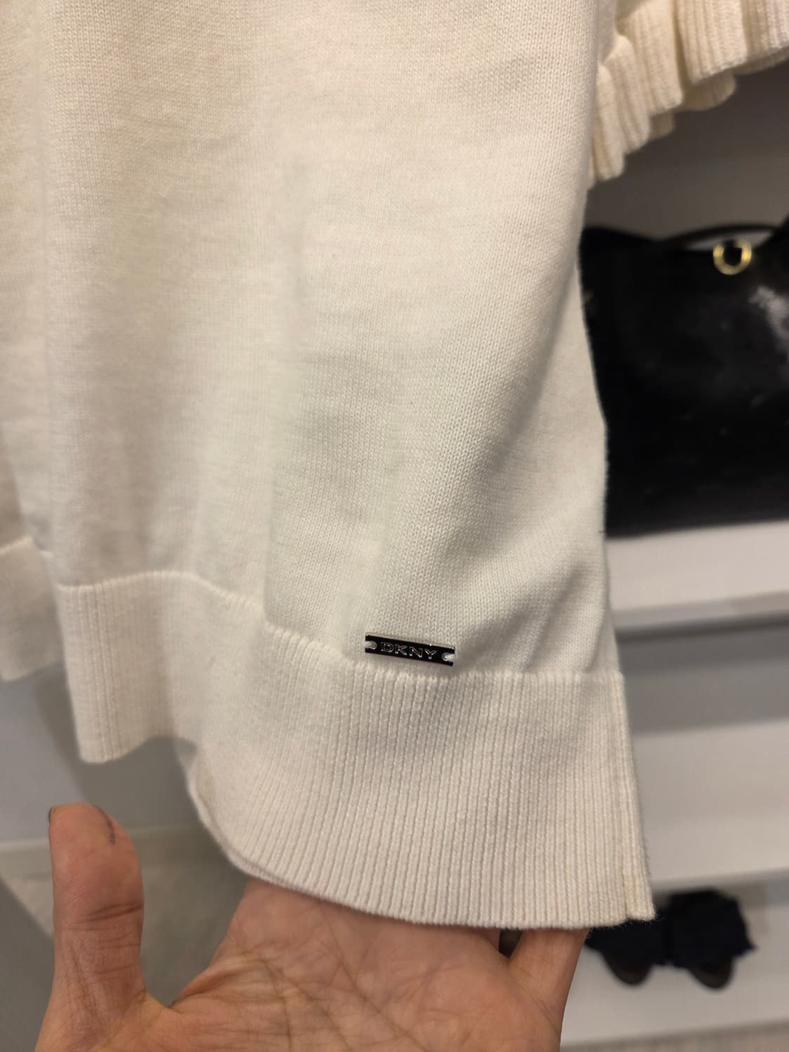 DKNY 프릴 반팔 니트티 상품이미지4