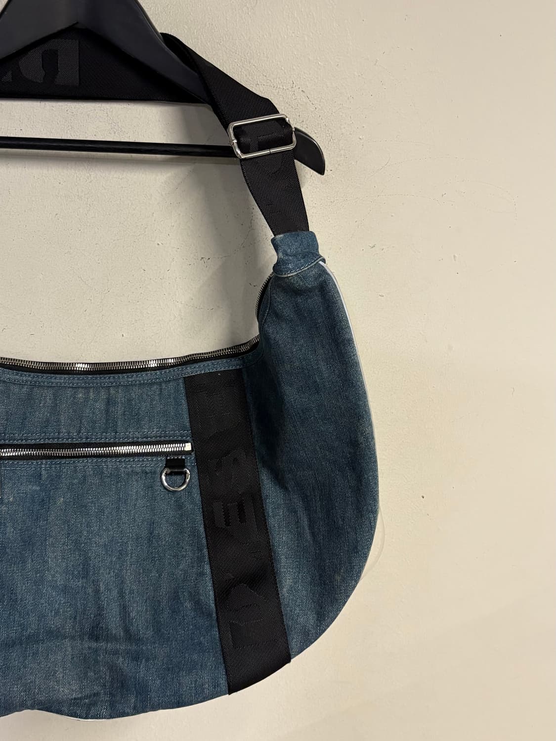 DIESEL denim hobo bag  상품이미지4