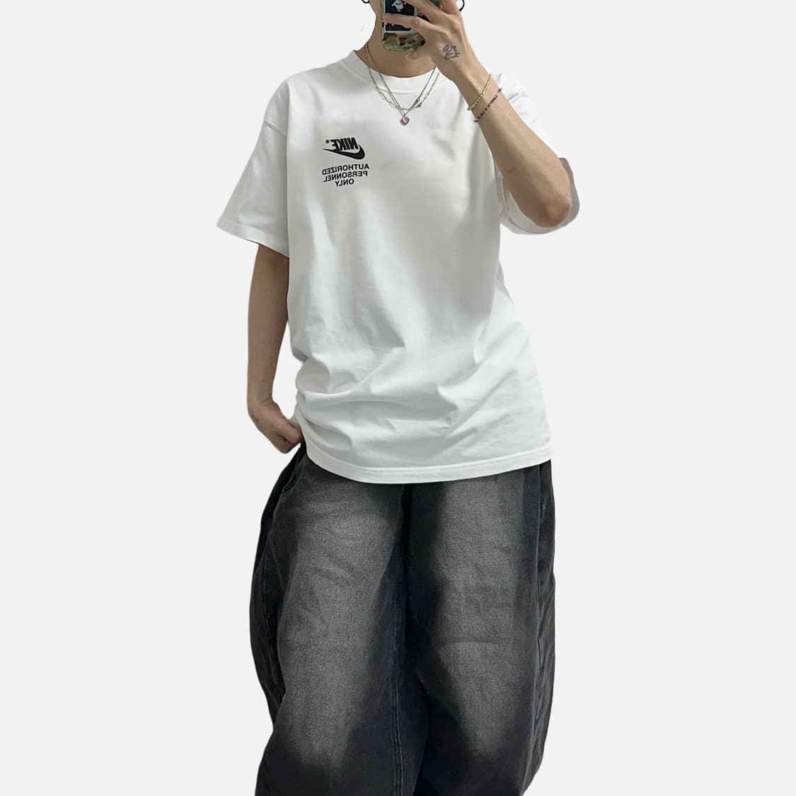 나이키 오서라이즈 백로고 반팔티 상품이미지2