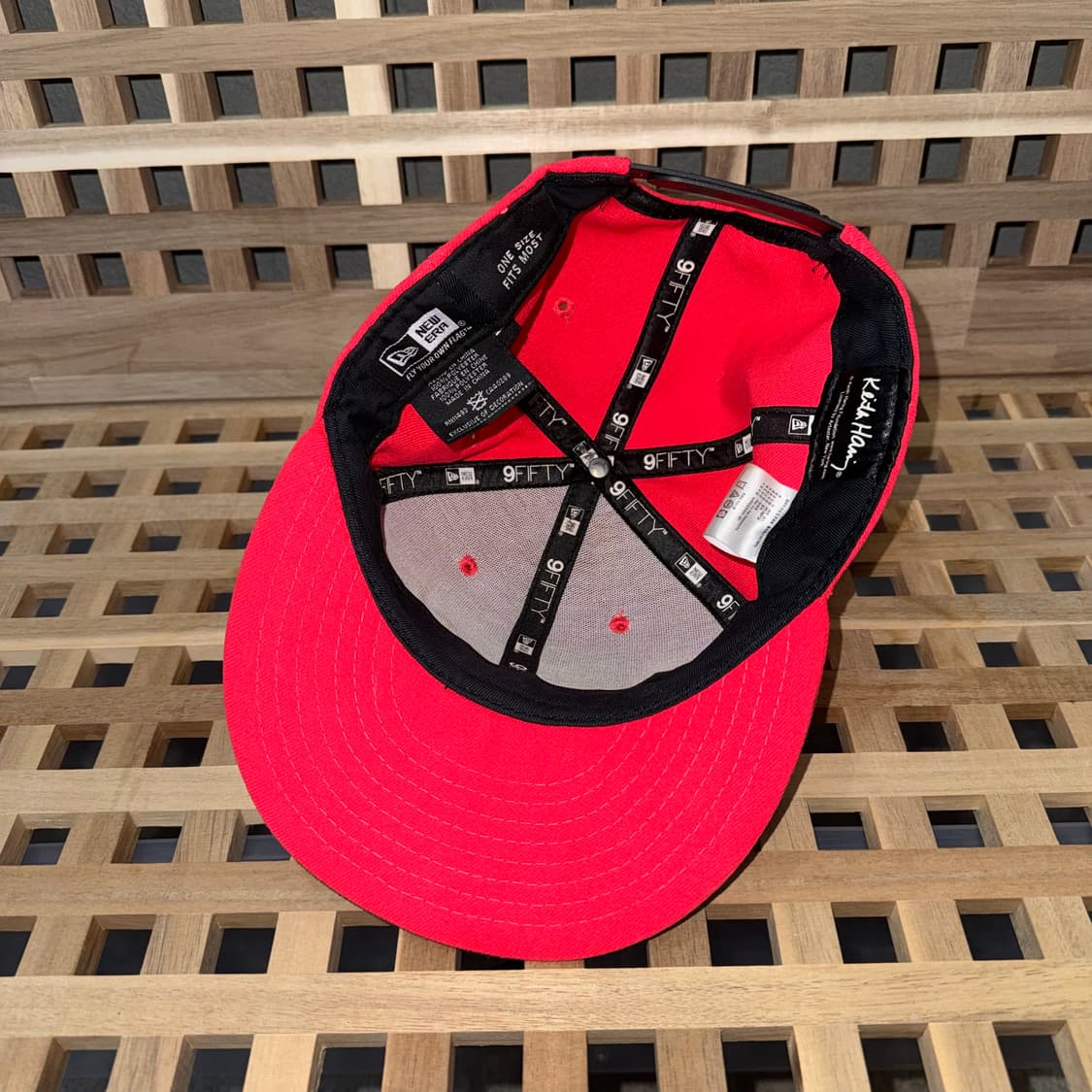 뉴에라 x 키스해링 9fifty 상품이미지4