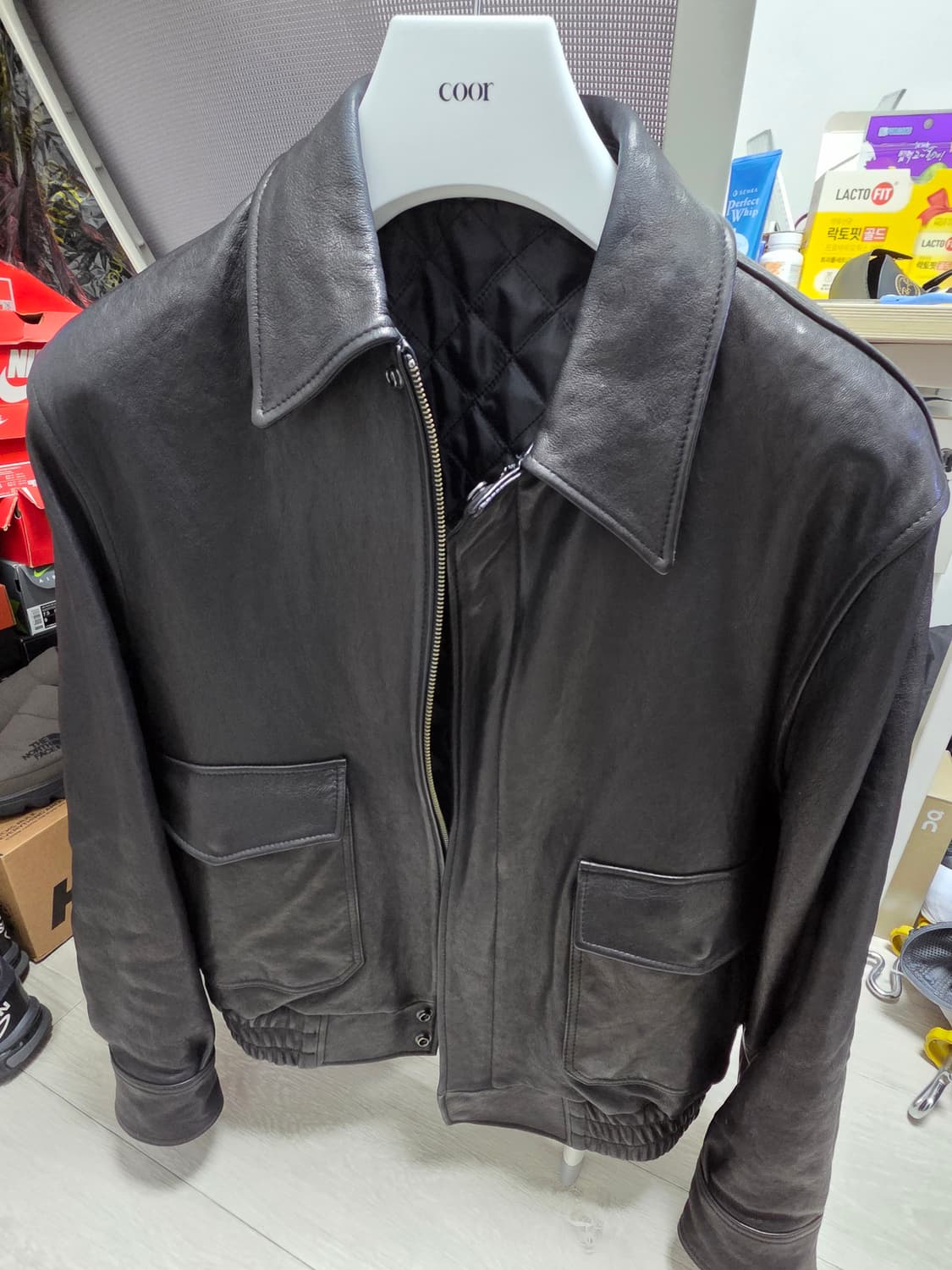 쿠어 베지터블 A-2레더자켓 M팝니다. 상품이미지4