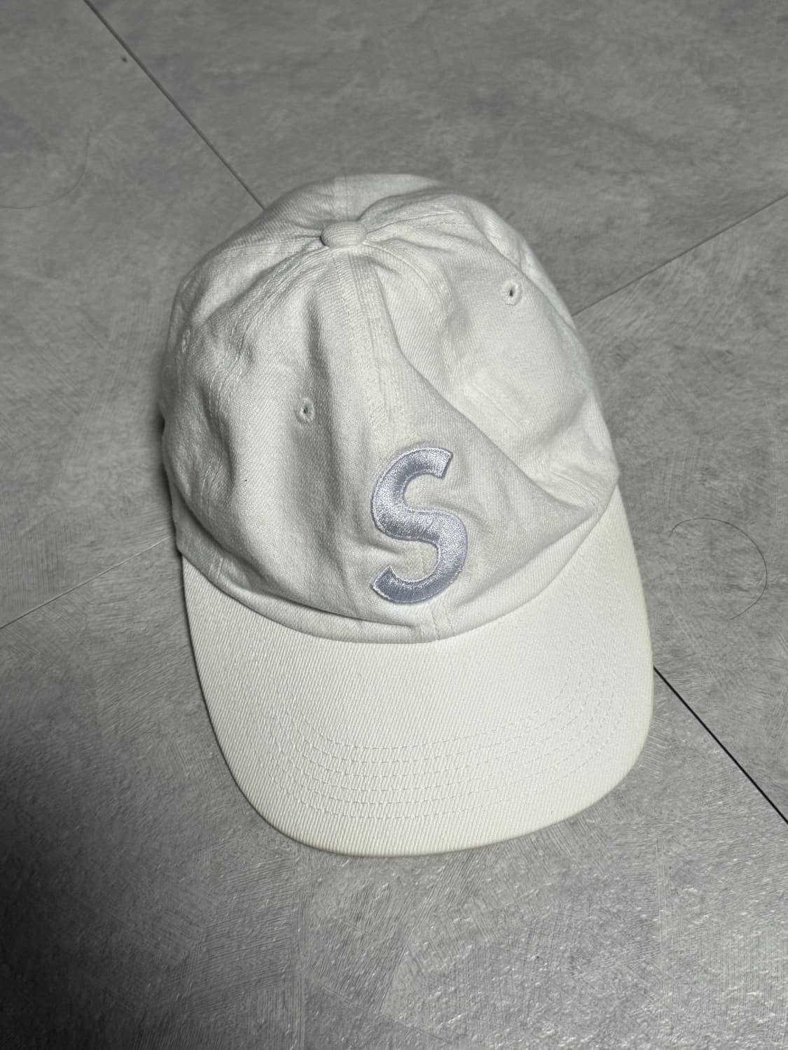 슈프림 S로고 캠프캡 볼캡 화이트 상품이미지1