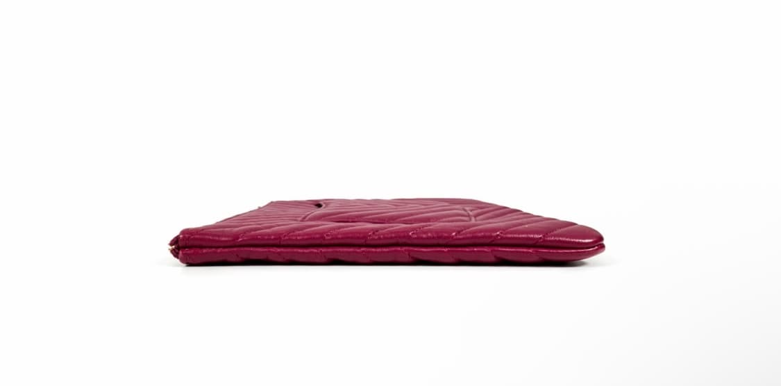 샤넬 클래식 쉐브론 램스킨 클러치 버건디 금장 미디움 뉴미듐 A82545 상품이미지2