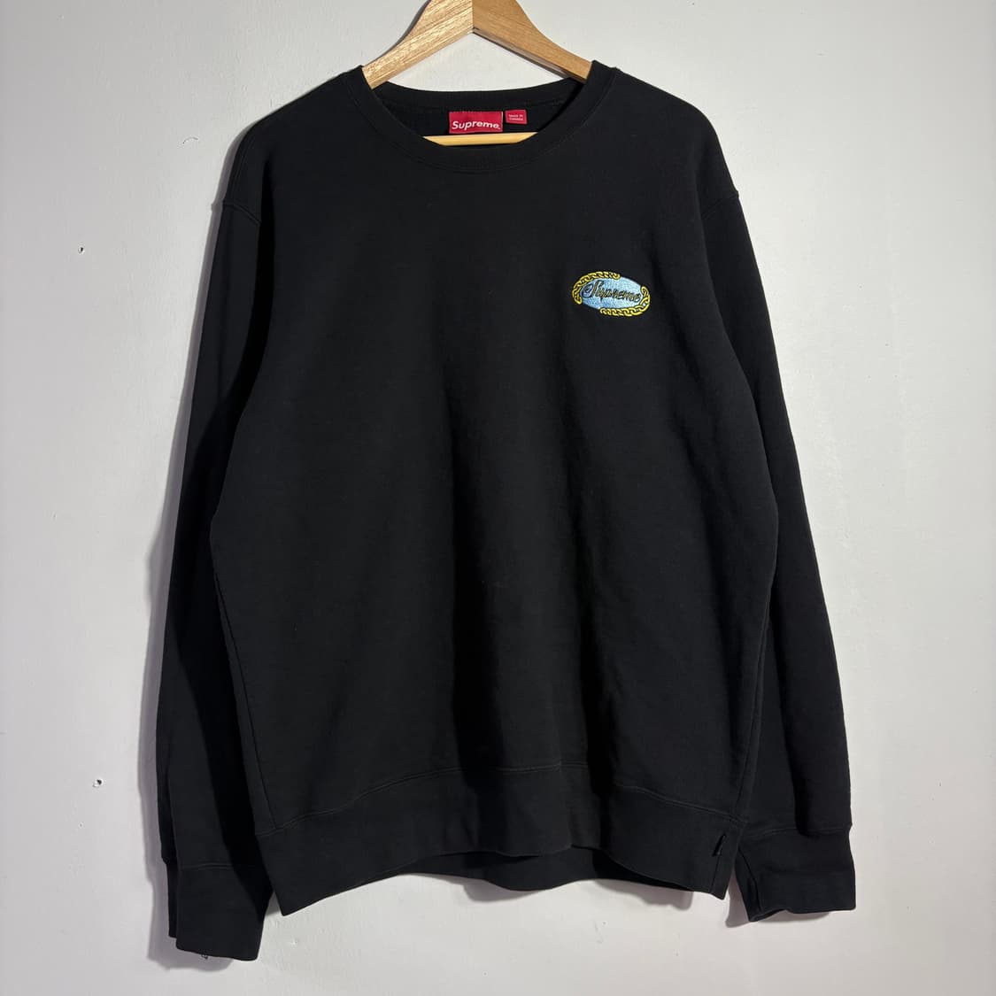 슈프림 로고 블랙 맨투맨 상품이미지1