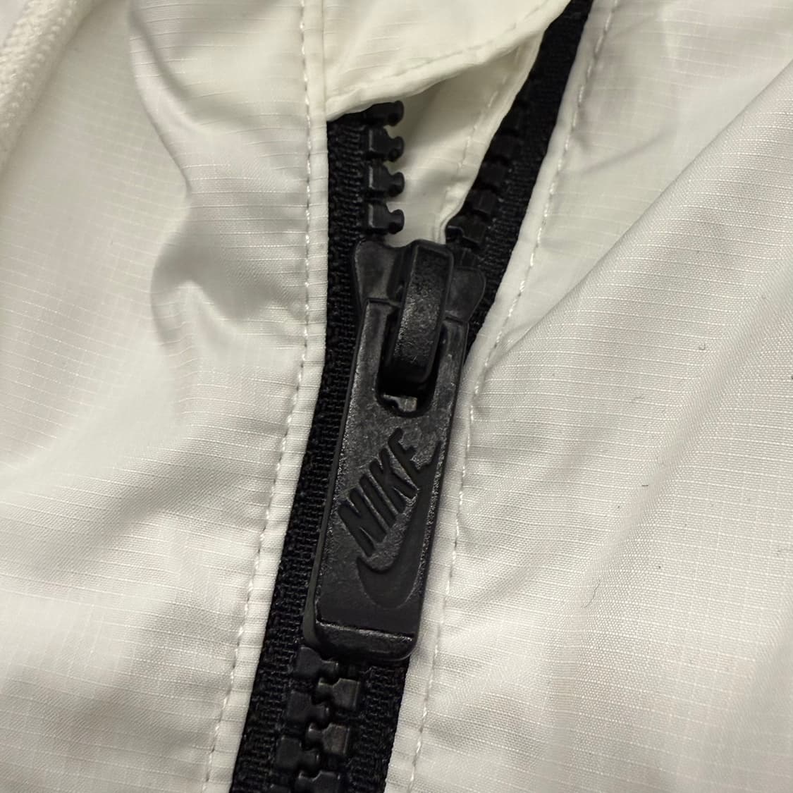 [정품/L] 나이키 바람막이 후드 블랙 화이트 그레이 b17 상품이미지6