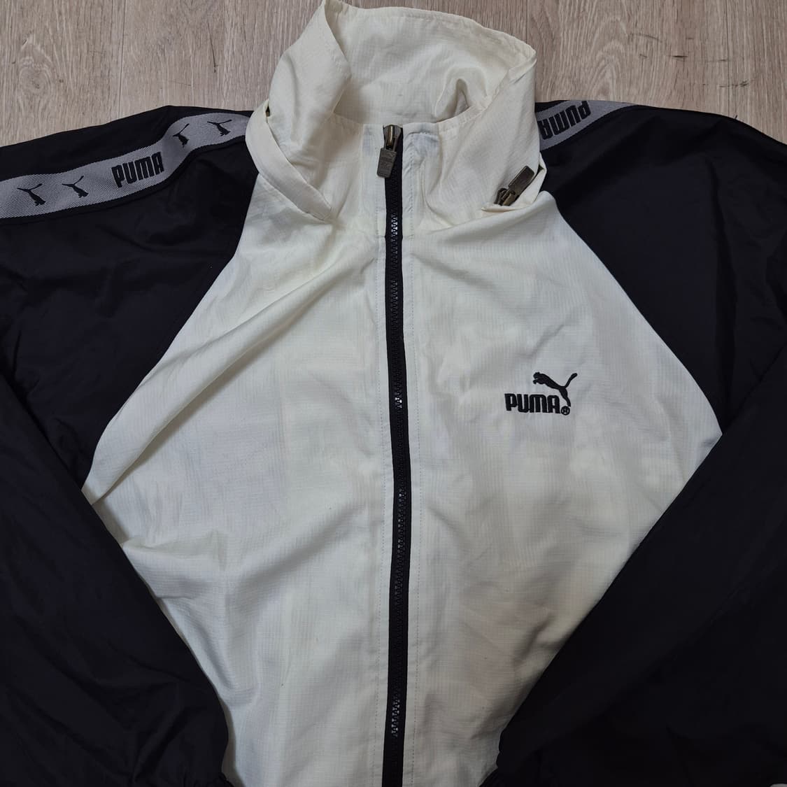 푸마 빅로고 사이드라인 바람막이 자켓 상품이미지2