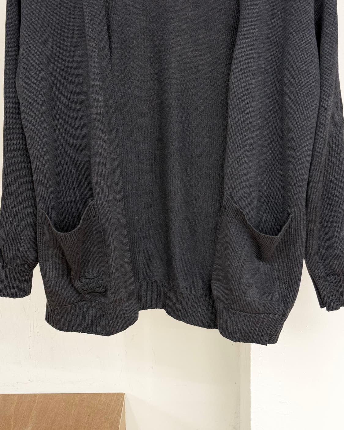 펜디 블랙 스웨터 가디건 상품이미지5