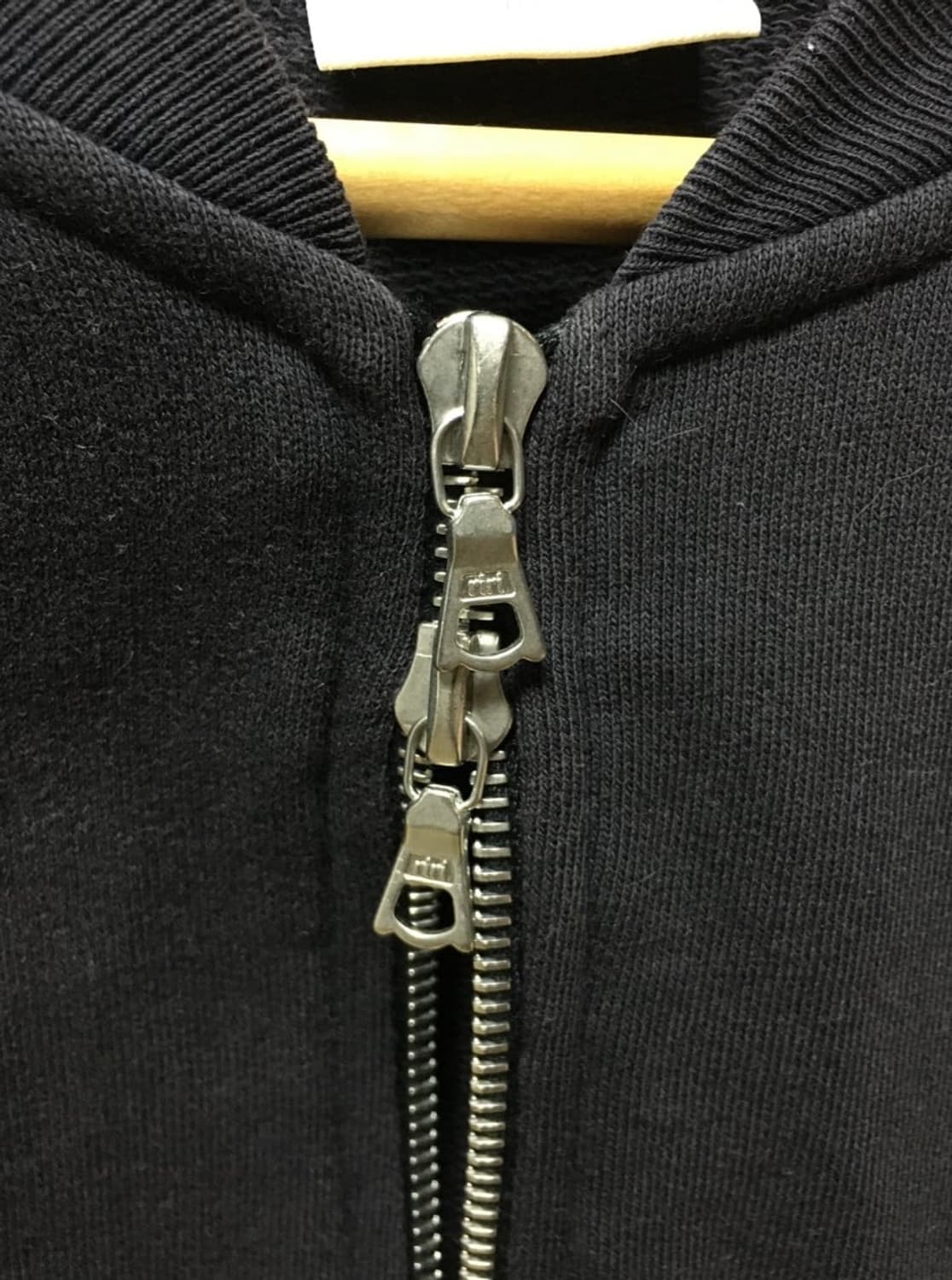 드리스반노튼 집업 상품이미지3