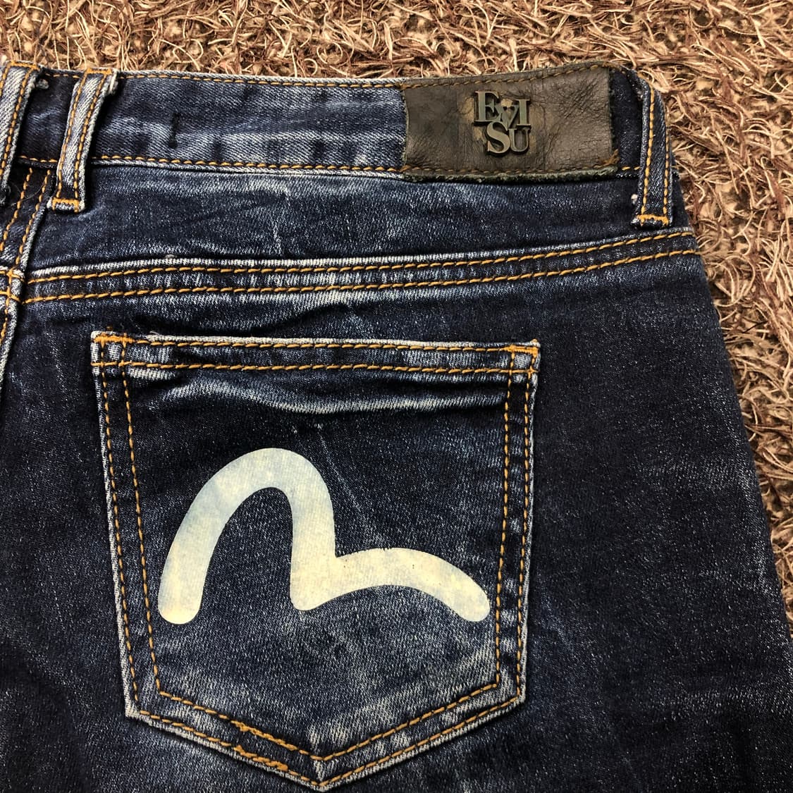 에비수 워싱 포켓 로고 데님 팬츠 상품이미지3