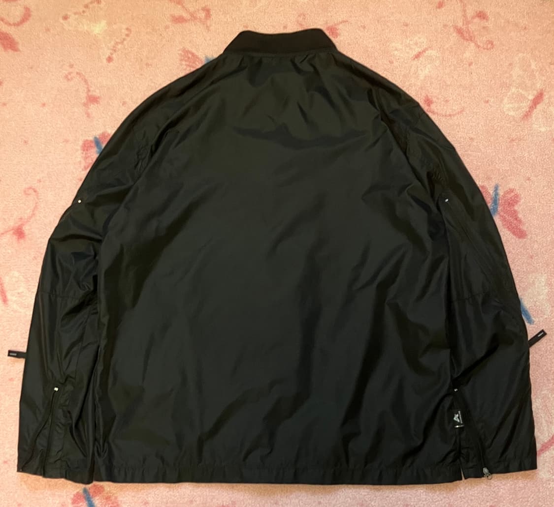 Side detail black nylon jacket 상품이미지2