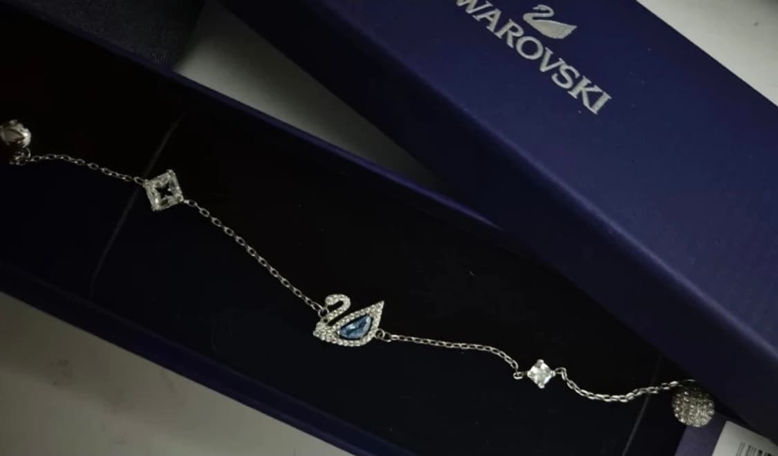 스와로브스키 다즐링 스완 팔찌 실버파랑 상품이미지1