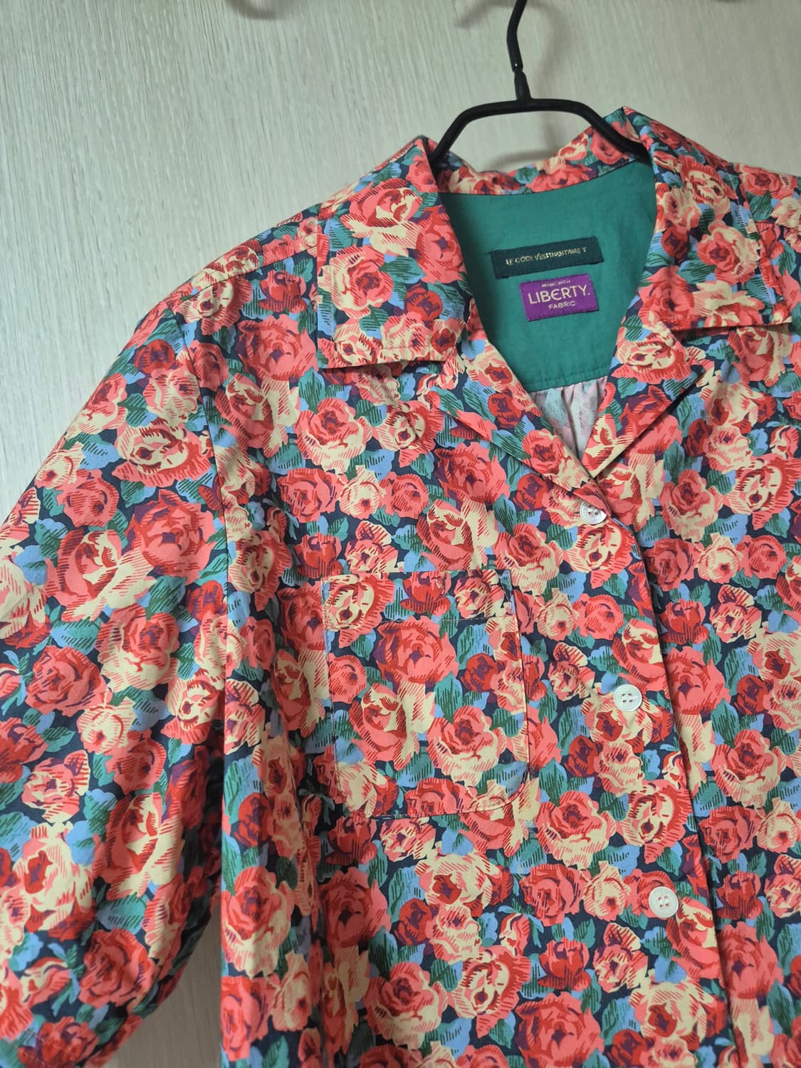 코스모폴리탄줄라이 LCVY 예지스 리버티 블라우스 상품이미지3