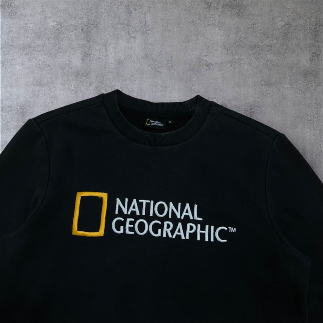 내셔널 지오그래픽 빅로고 블랙 맨투맨 상품이미지2