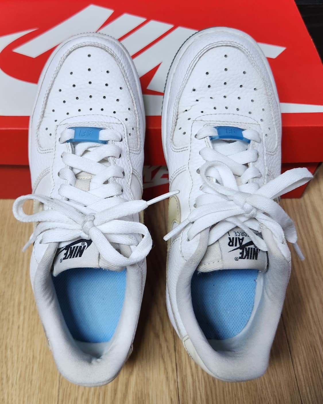 나이키 에어포스1 '07 LX 화이트 유니버시티 블루 스니커즈, 운동화  상품이미지7