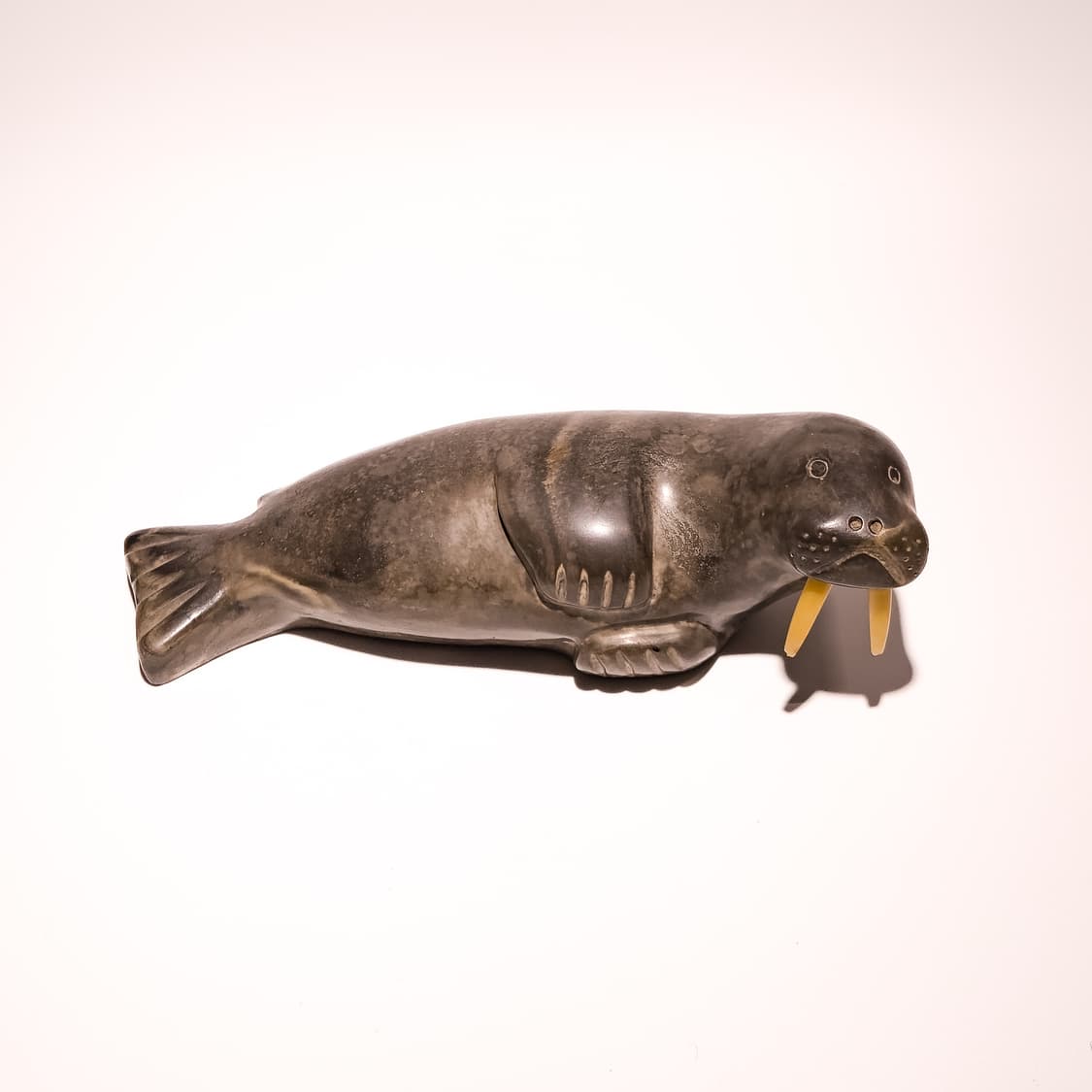 Inuit Hand-carved Soapston Walrus 상품이미지2