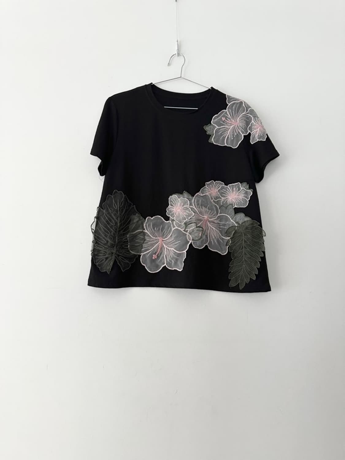 Hibiscus sheer half top / black 상품이미지1