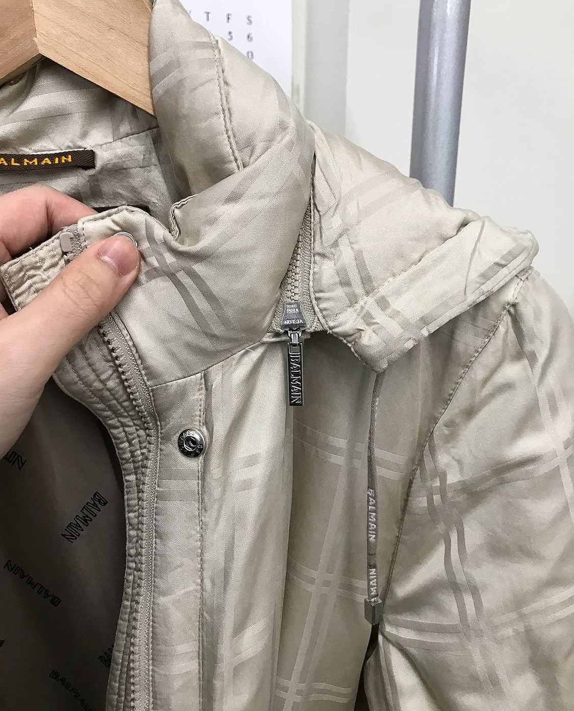 발망 은장 로고 후드 롱패딩 상품이미지4